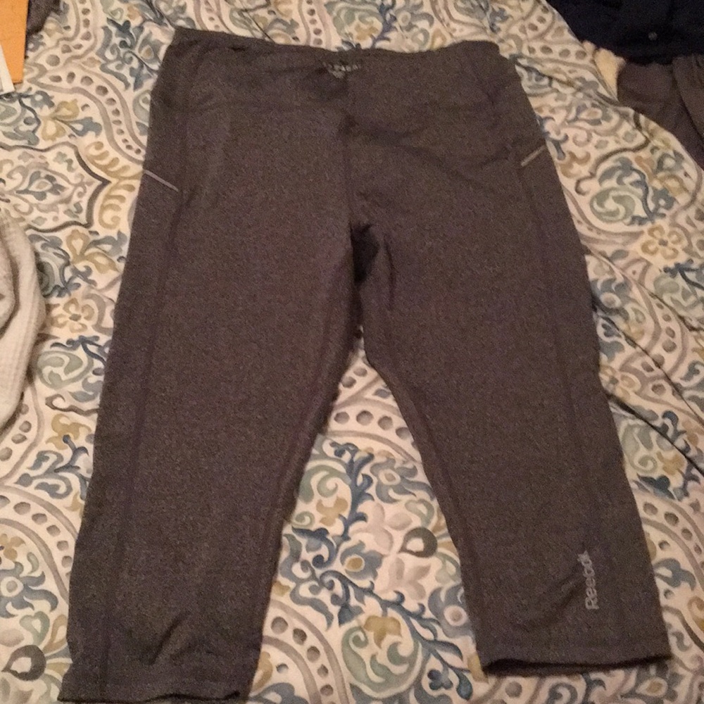 Reebok gray leggings Capri length